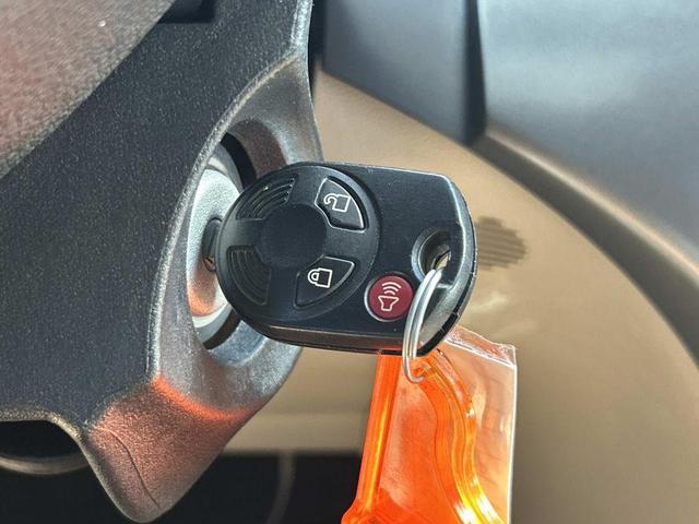 Photo of 2017 Oxford White Ford Escape