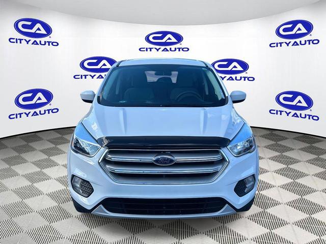 Photo of 2017 Oxford White Ford Escape