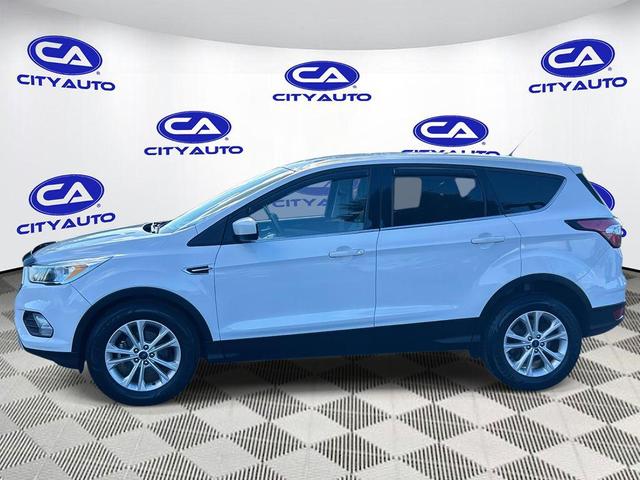 Photo of 2017 Oxford White Ford Escape