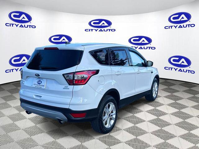 Photo of 2017 Oxford White Ford Escape