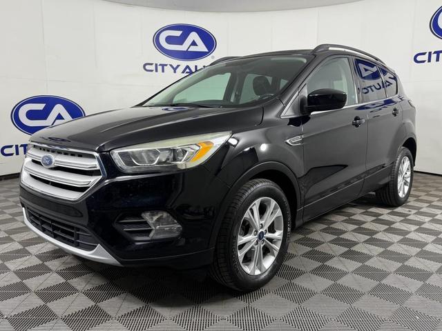 Photo of 2018 White Platinum Metallic Tri-Coat Ford Escape