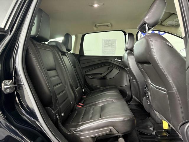 Photo of 2018 White Platinum Metallic Tri-Coat Ford Escape