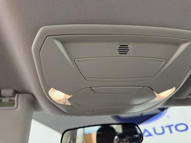Photo of 2018 White Gold Metallic Ford Escape