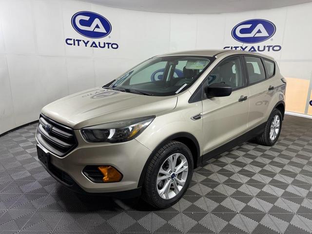 Photo of 2018 White Gold Metallic Ford Escape