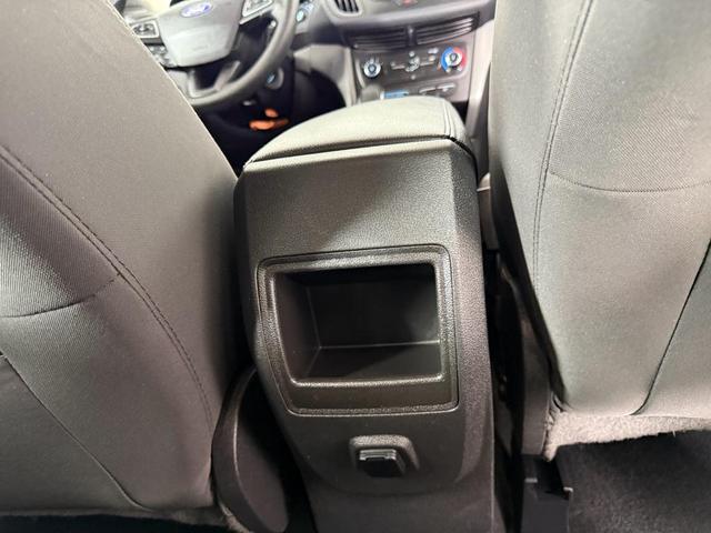 Photo of 2018 White Gold Metallic Ford Escape