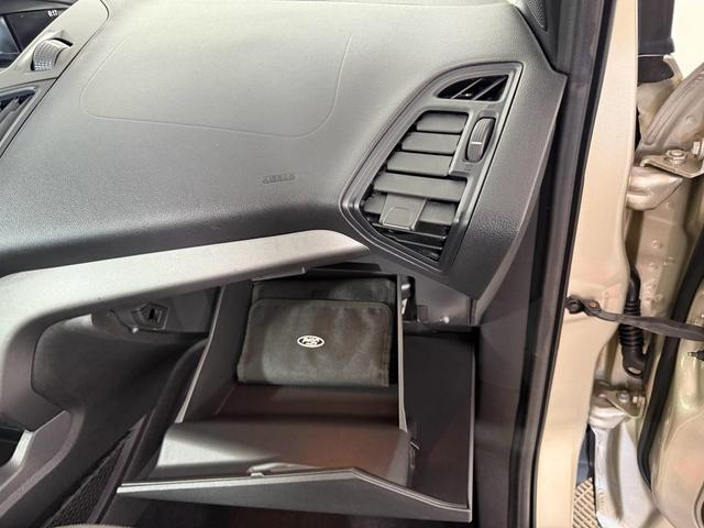 Photo of 2018 White Gold Metallic Ford Escape
