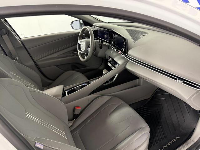 Photo of 2022 Quartz White Hyundai ELANTRA