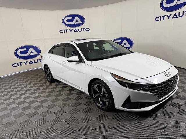 Photo of 2022 Quartz White Hyundai ELANTRA