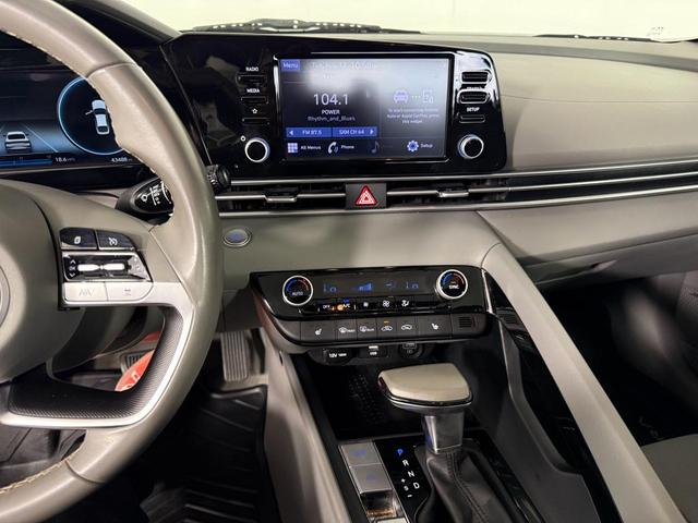 Photo of 2022 Quartz White Hyundai ELANTRA