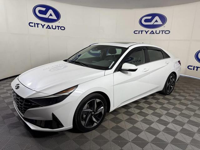 Photo of 2022 Quartz White Hyundai ELANTRA