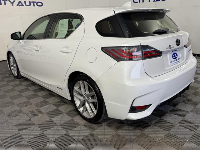 Photo of 2014 Starfire Pearl Lexus CT 200h