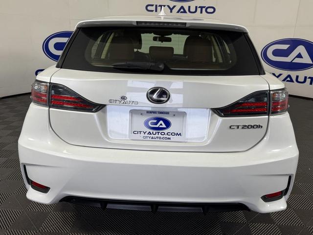 Photo of 2014 Starfire Pearl Lexus CT 200h