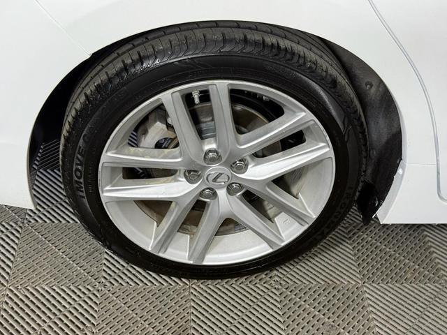 Photo of 2014 Starfire Pearl Lexus CT 200h