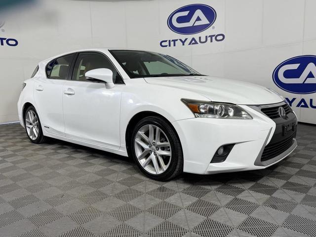 Photo of 2014 Starfire Pearl Lexus CT 200h