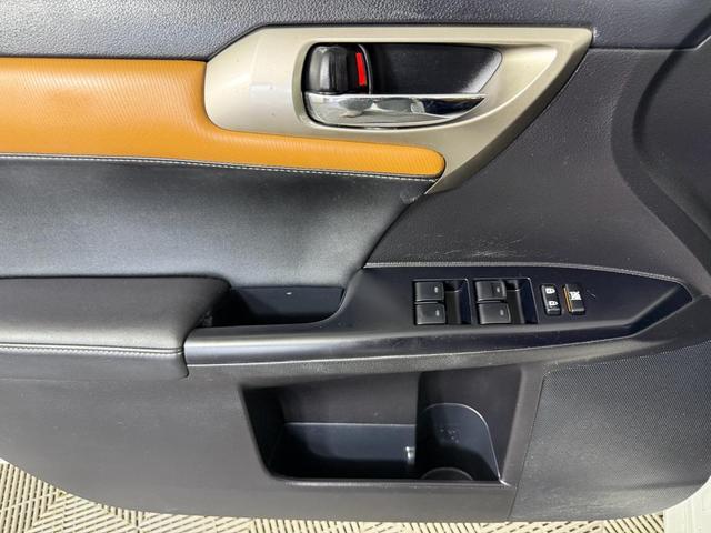 Photo of 2014 Starfire Pearl Lexus CT 200h