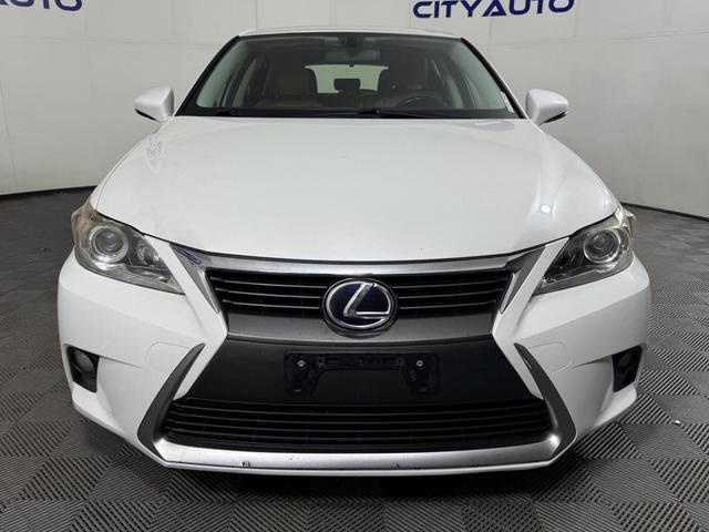 Photo of 2014 Starfire Pearl Lexus CT 200h