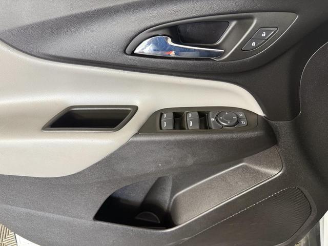 Photo of 2023 Summit White Chevrolet Equinox