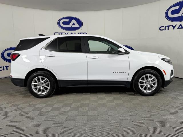 Photo of 2023 Summit White Chevrolet Equinox