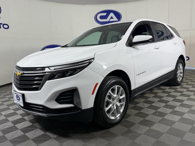 Photo of 2023 Summit White Chevrolet Equinox