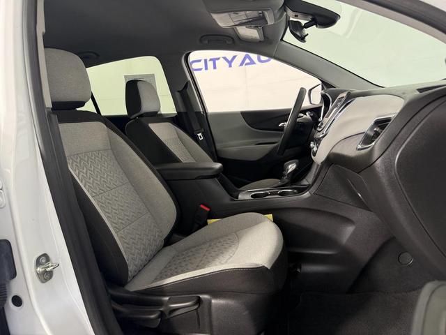 Photo of 2023 Summit White Chevrolet Equinox