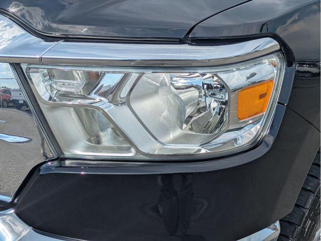 Photo of 2022 Diamond Black Crystal Pearlcoat RAM 1500