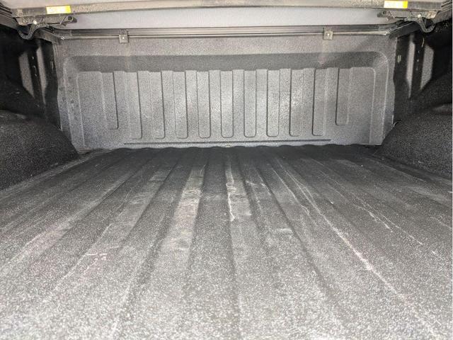 Photo of 2022 Diamond Black Crystal Pearlcoat RAM 1500