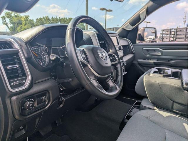 Photo of 2022 Diamond Black Crystal Pearlcoat RAM 1500