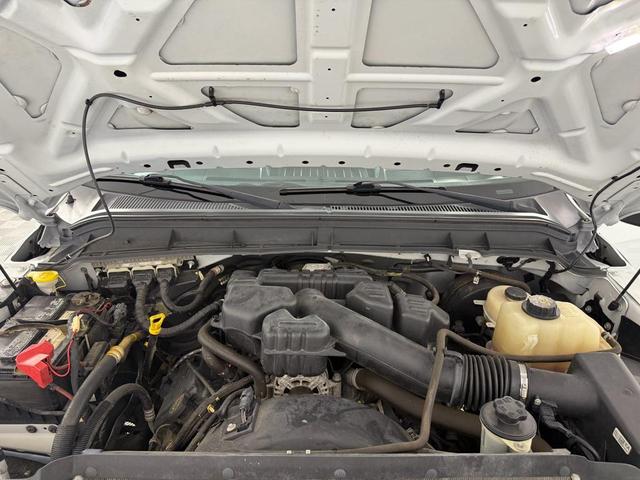 Photo of 2015 Oxford White Ford F-250