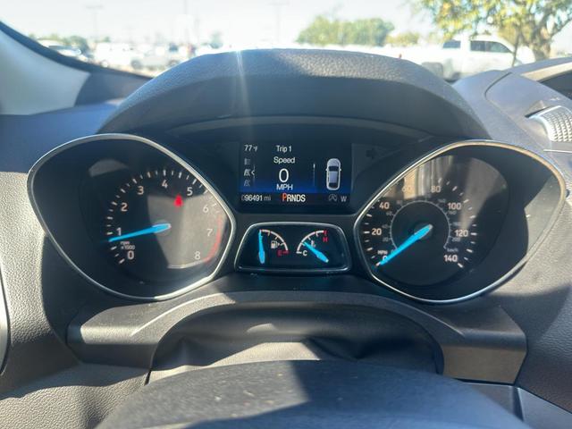Photo of 2018 Oxford White Ford Escape