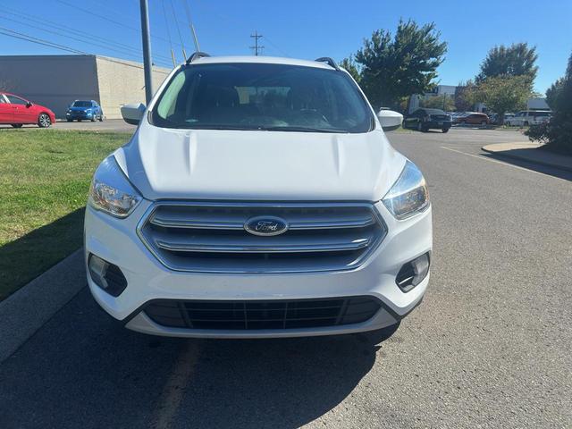 Photo of 2018 Oxford White Ford Escape