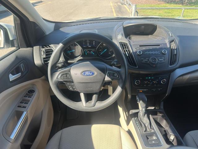 Photo of 2018 Oxford White Ford Escape