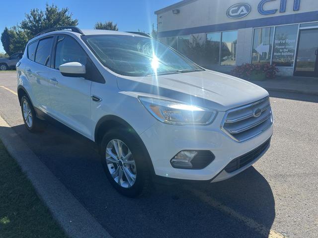 Photo of 2018 Oxford White Ford Escape