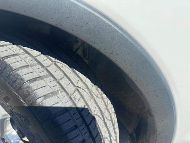 Photo of 2018 Oxford White Ford Escape