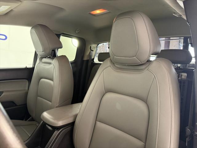 Photo of 2017 Summit White Chevrolet Colorado
