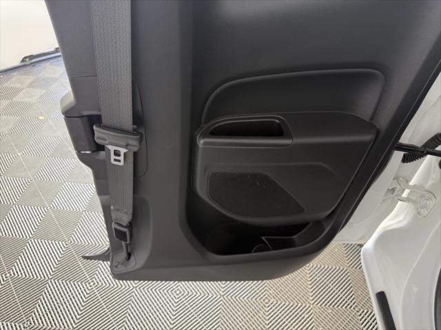 Photo of 2017 Summit White Chevrolet Colorado