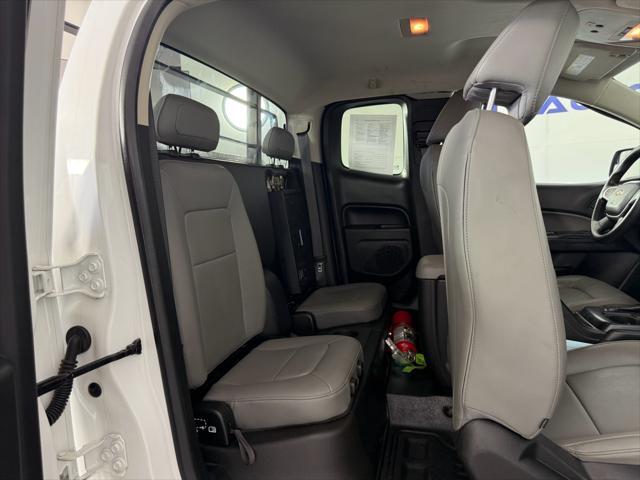 Photo of 2017 Summit White Chevrolet Colorado