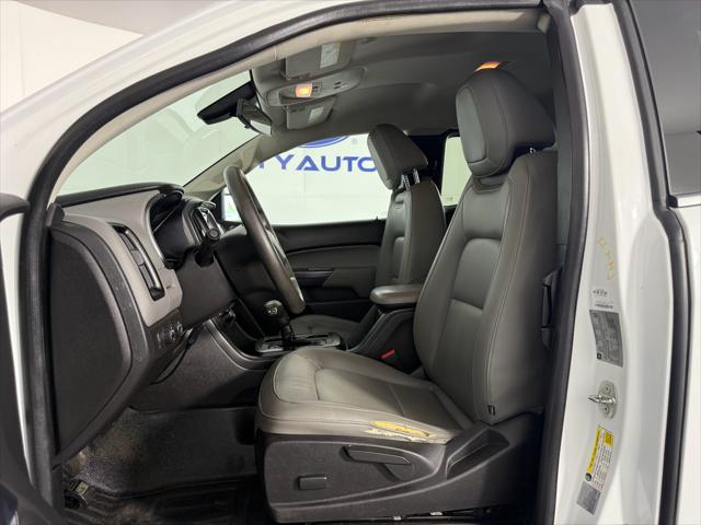 Photo of 2017 Summit White Chevrolet Colorado