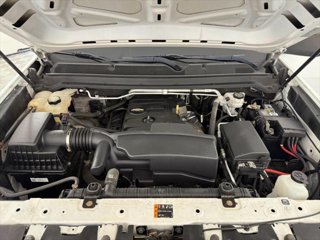 Photo of 2019 Summit White Chevrolet Colorado