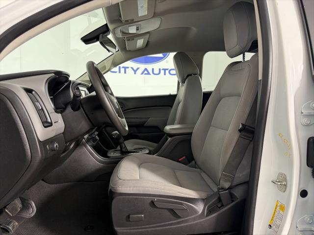 Photo of 2019 Summit White Chevrolet Colorado