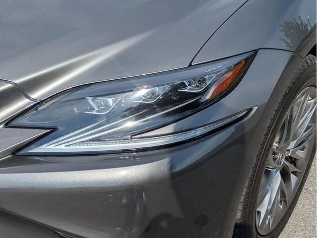 Photo of 2018 Manganese Luster Lexus LS 500