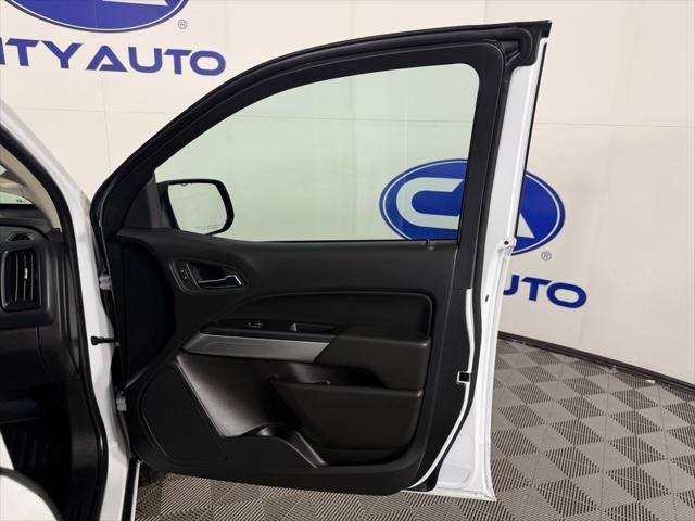 Photo of 2022 Summit White Chevrolet Colorado