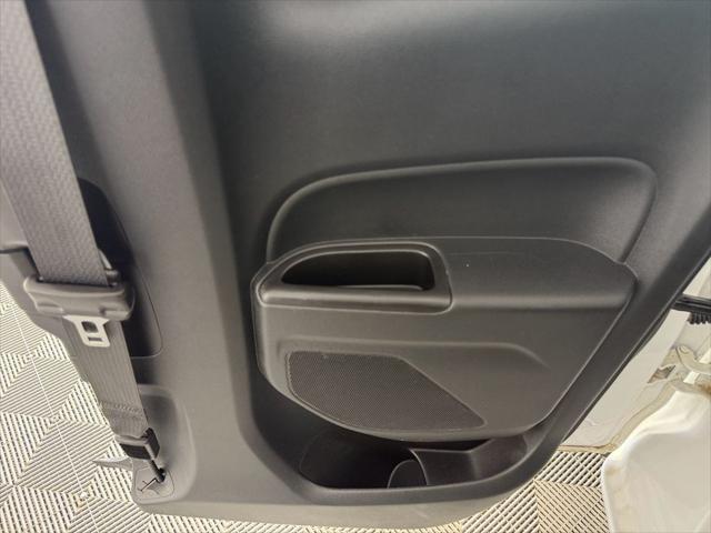 Photo of 2022 Summit White Chevrolet Colorado