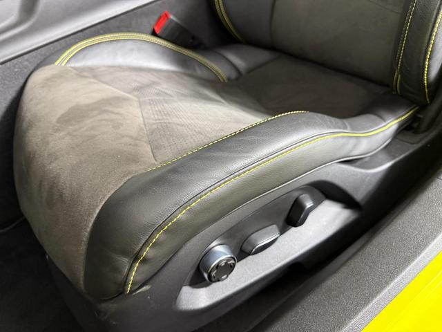 Photo of 2021 Accelerate Yellow Metallic Chevrolet Corvette