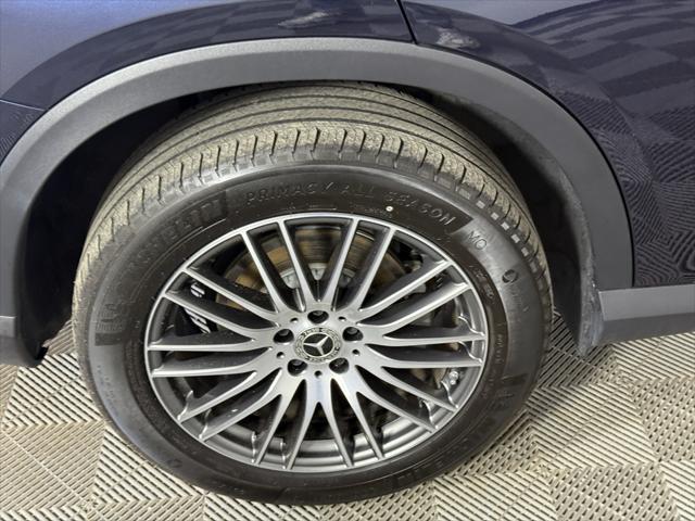 Photo of 2023 Black Mercedes-Benz GLC 300