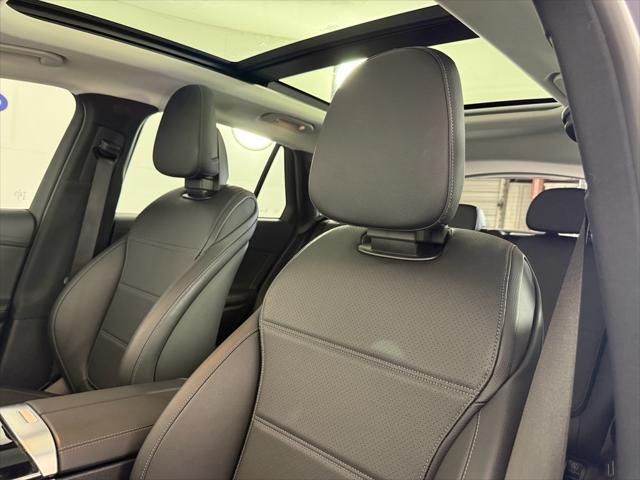 Photo of 2023 Black Mercedes-Benz GLC 300