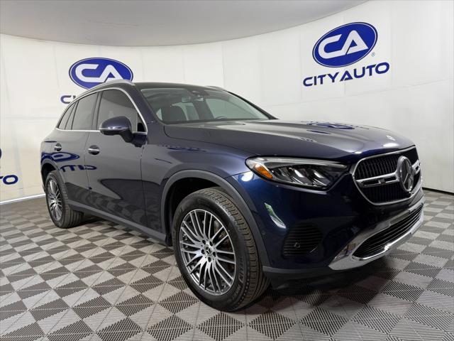 Photo of 2023 Black Mercedes-Benz GLC 300