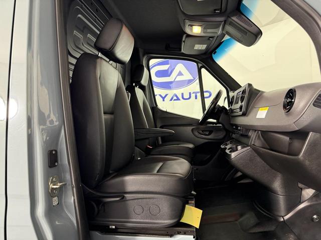 Photo of 2022 Blue Grey Mercedes-Benz Sprinter 2500
