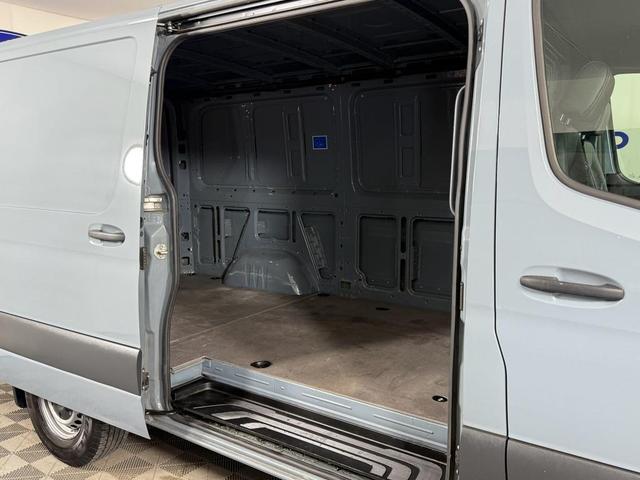 Photo of 2022 Blue Grey Mercedes-Benz Sprinter 2500