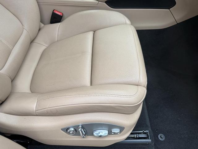 Photo of 2023 Copper Ruby Metallic Porsche Macan