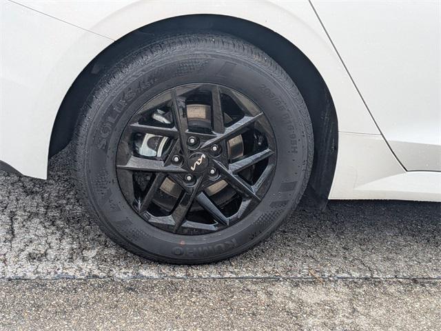 Photo of 2025 Snow White Pearl Kia K5